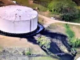 Derrame de petróleo en tanque de almacenamiento