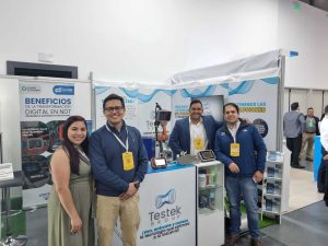 Representantes de Grupo Testek en la Expo Conference Oil & Power 2023 Ecuador