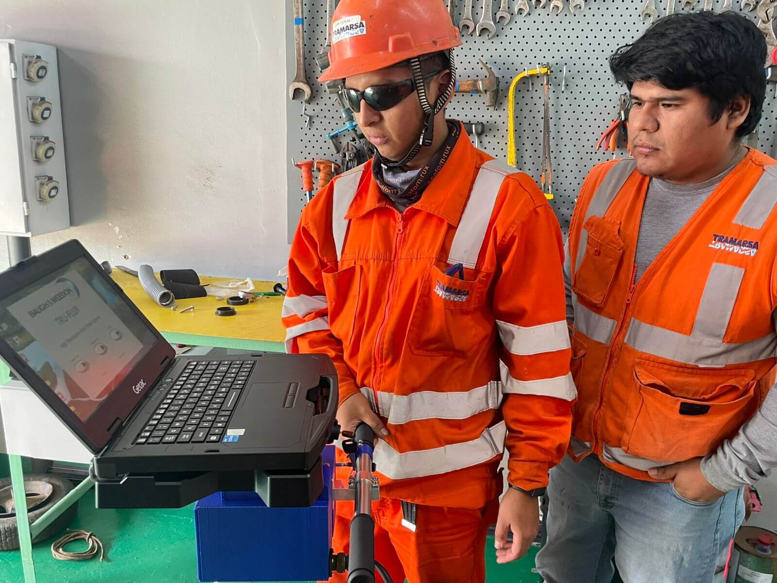 Equipo de Tramarsa con el Segundo Equipo TRUFLUX de Baugh & Weedon en Perú